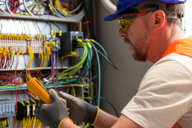 Best Licensed Electrician  in Huntsville, MO